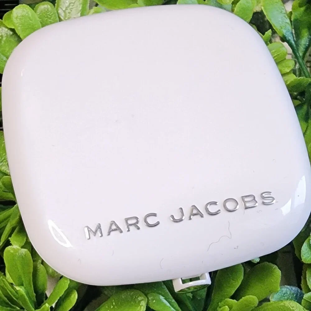 NEW Marc Jacobs O!Mega Bronze - Perfect Tan Tastic 104